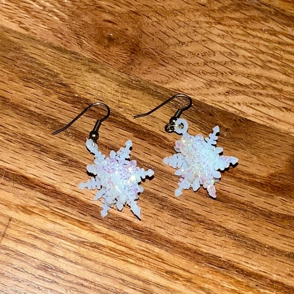 Vintage 3D Glitter Snowflake Dangle Earrings - Picture 5 of 7